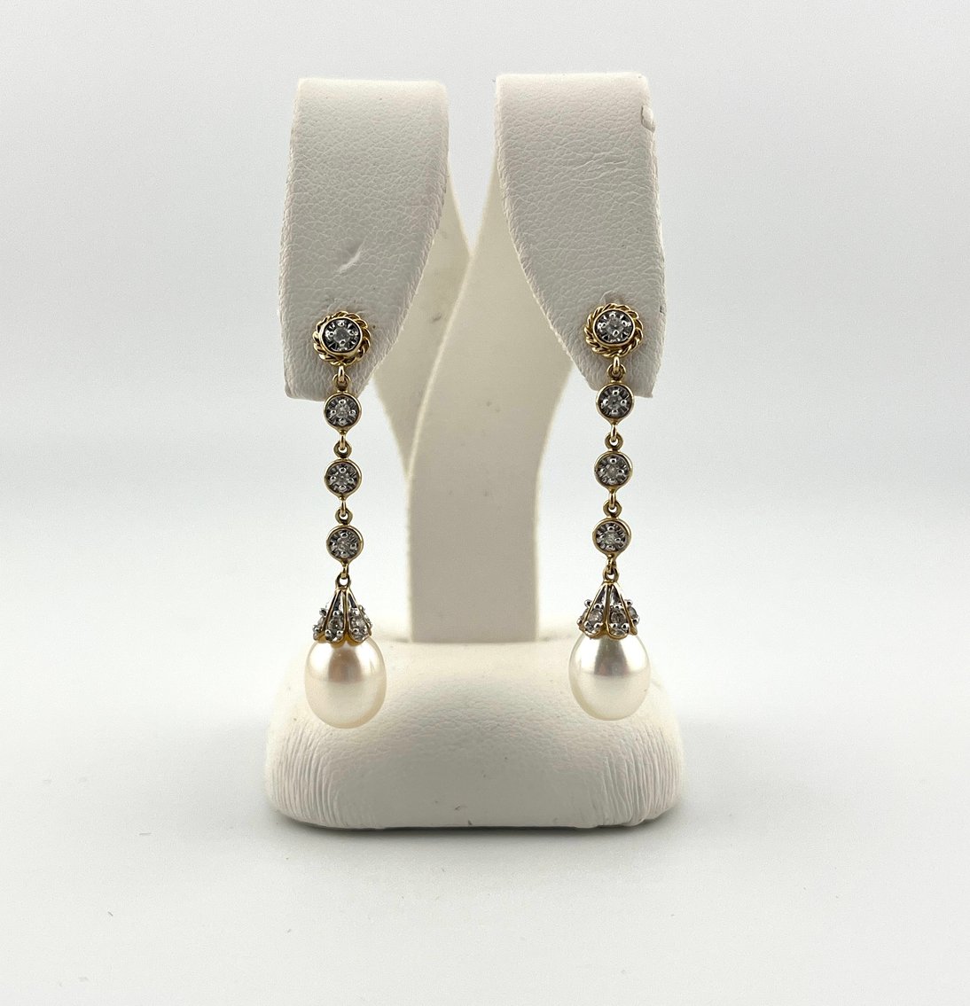 Image for Heirloom & High-Style Jewelry: Antique Diamonds, Vintage Gold & Designer Icons