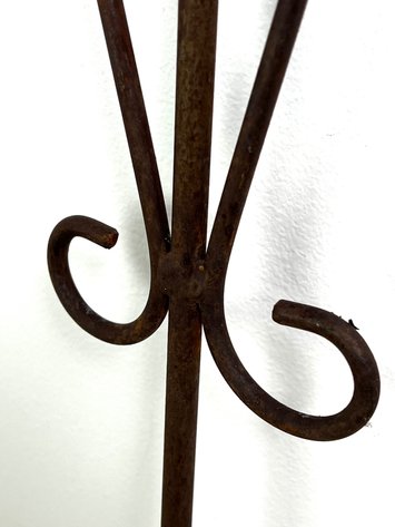 Image for Treasures of the Past & Present: Fine Art, Asian Antiques, Furniture & Rare Collectibles