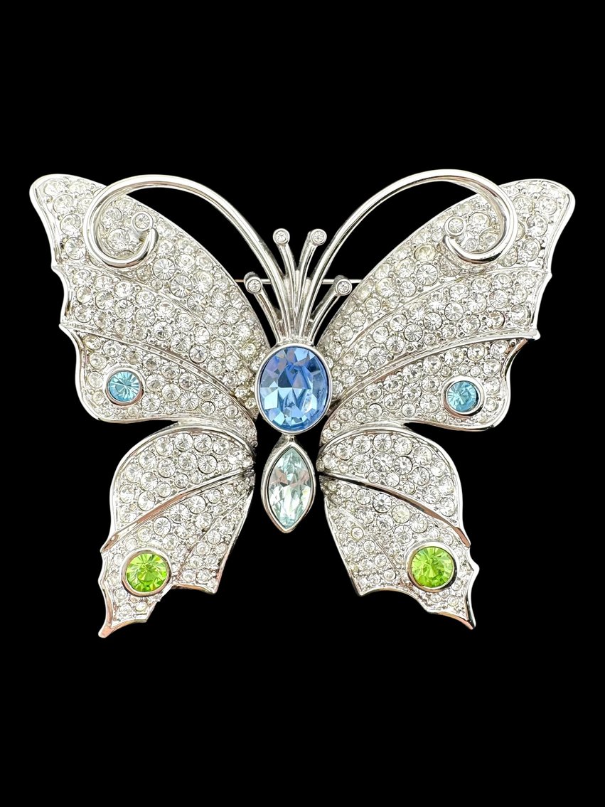 Image for Glamour & Grace: Antique & Vintage Costume Jewelry Auction