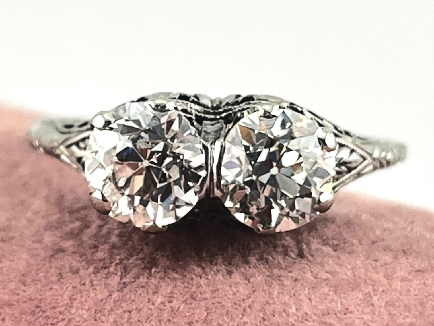 Image for Exceptional Estate Online Auction- Jewelry, Artwork, Asian Antiques, Furniture & More!