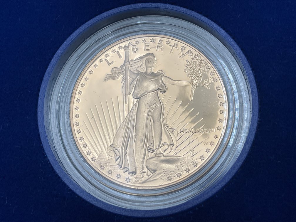Image for FAR 735 - Collector's Coin Showcase