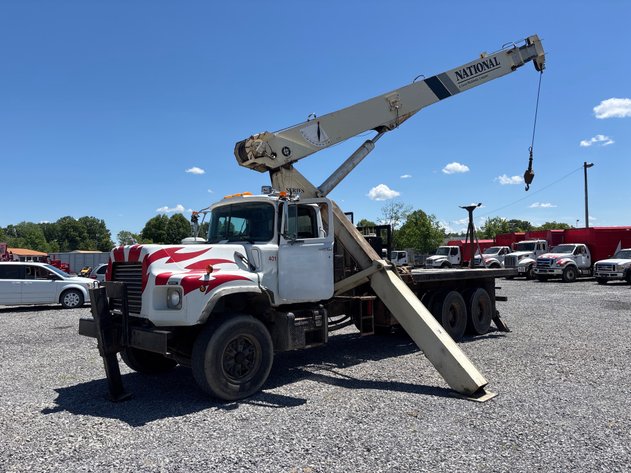 Image for 1995 Mack DM690S Truck w/ National 800c Crane