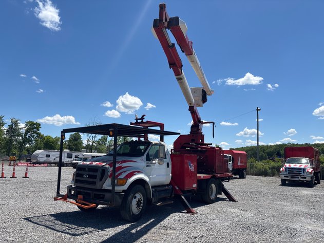 Image for 2011 Ford F-750 Terex XT Aerial Bucket Unit