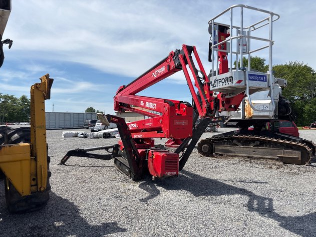 Image for 2017 Platform Basket PB27014 self-propelled tracked lift