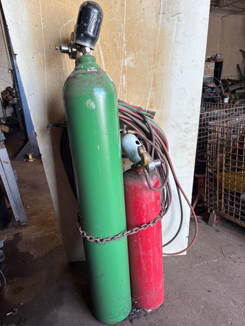 Image for Oxygen/acetylene torch set with tanks and (2) burnzomatic torches