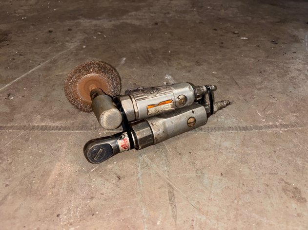 Image for Mac Tools (1) air grinder (1) air ratchet