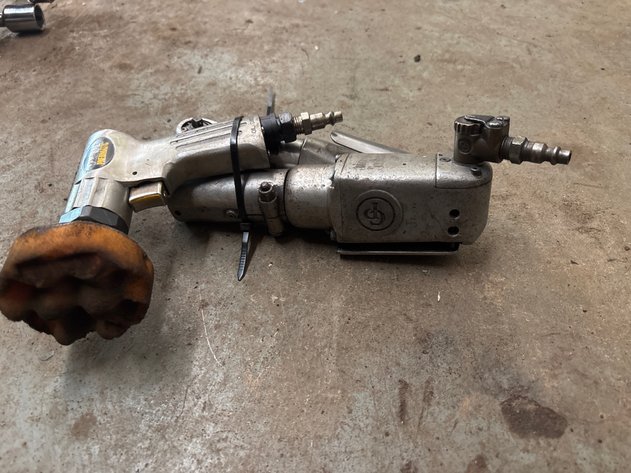 Image for Central pneumatic (2) air ratchets and (1) air polisher