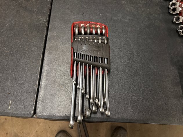 Image for (1) Mac Tools metric (14) pc wrench set in case
