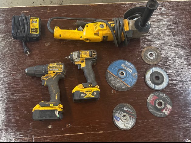 Image for (3)Dewalt power tools, (2) batteries, (1) charger