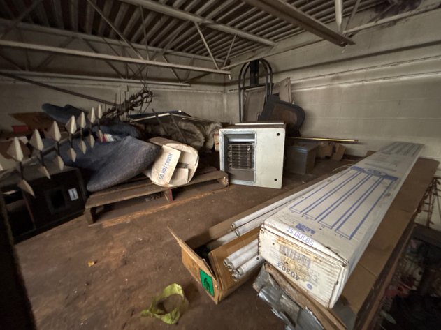 Image for Saw horses, 8’/4’ fluorescent lights, tackle box, all items on top of office