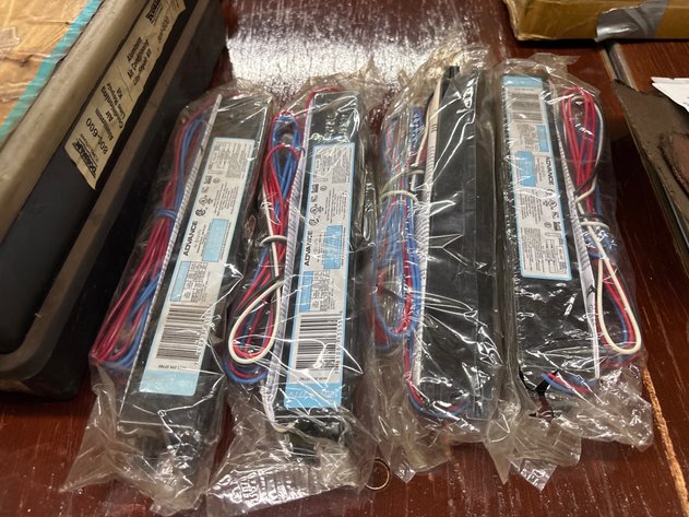 Image for (4) advance light ballasts