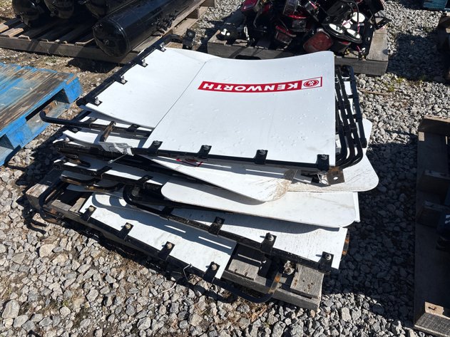 Image for D1g. Kenworth truck mud flaps