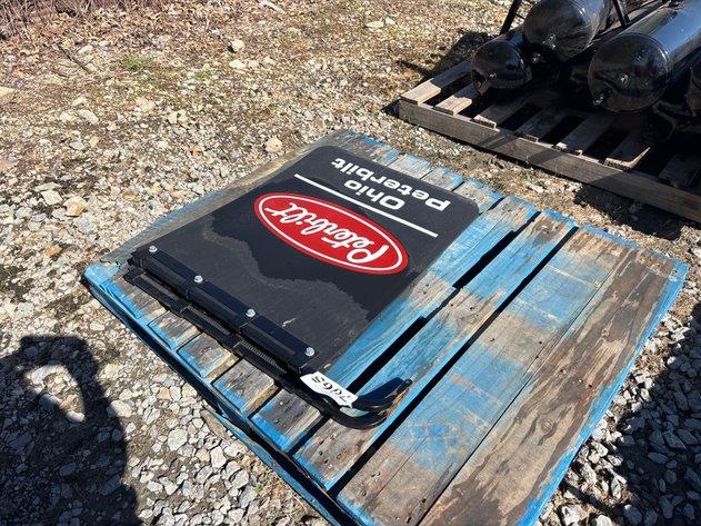 Image for D1g. (2) peterbilt mudflaps