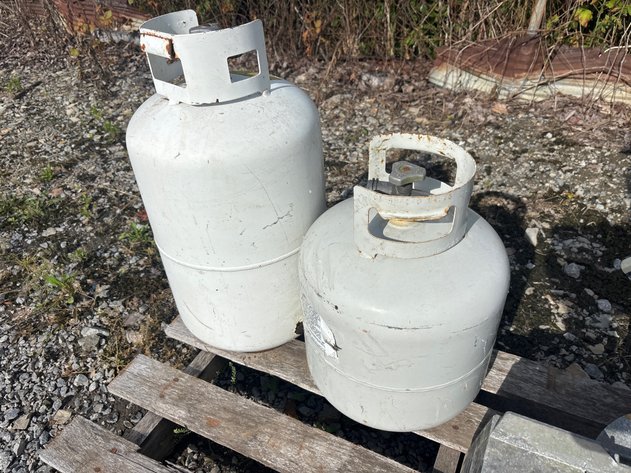 Image for D1.(2) propane tanks