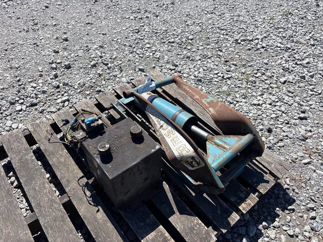 Image for D1. Hoist and pump