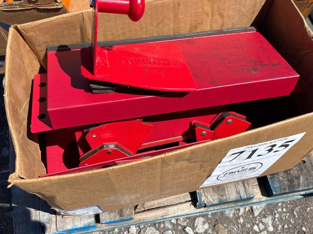 Image for D1. Magnetic tool box shelves