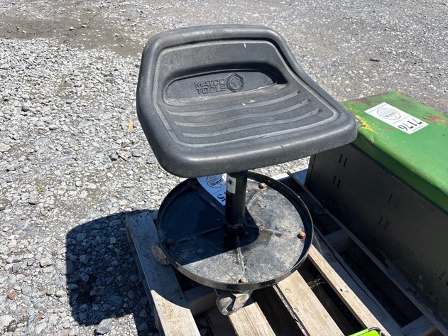 Image for D1. Matco tool seat on wheels