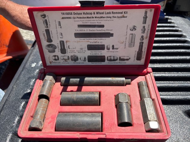Image for Blue point  YA1005 deluxe hubcap and wheel lock removal