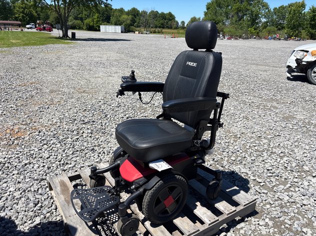 Image for E1. New Pride scooter with cover