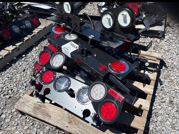 Image for D1g. Truck light panels