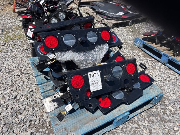 Image for D1g. Truck Light panels
