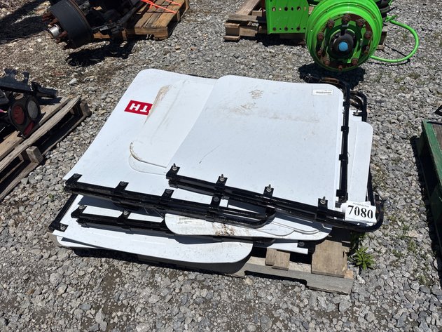Image for D1g. Kenworth Truck mid flaps
