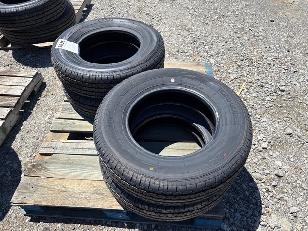 Image for E1p new set 4 – ST205/75R15 radial trailer tires