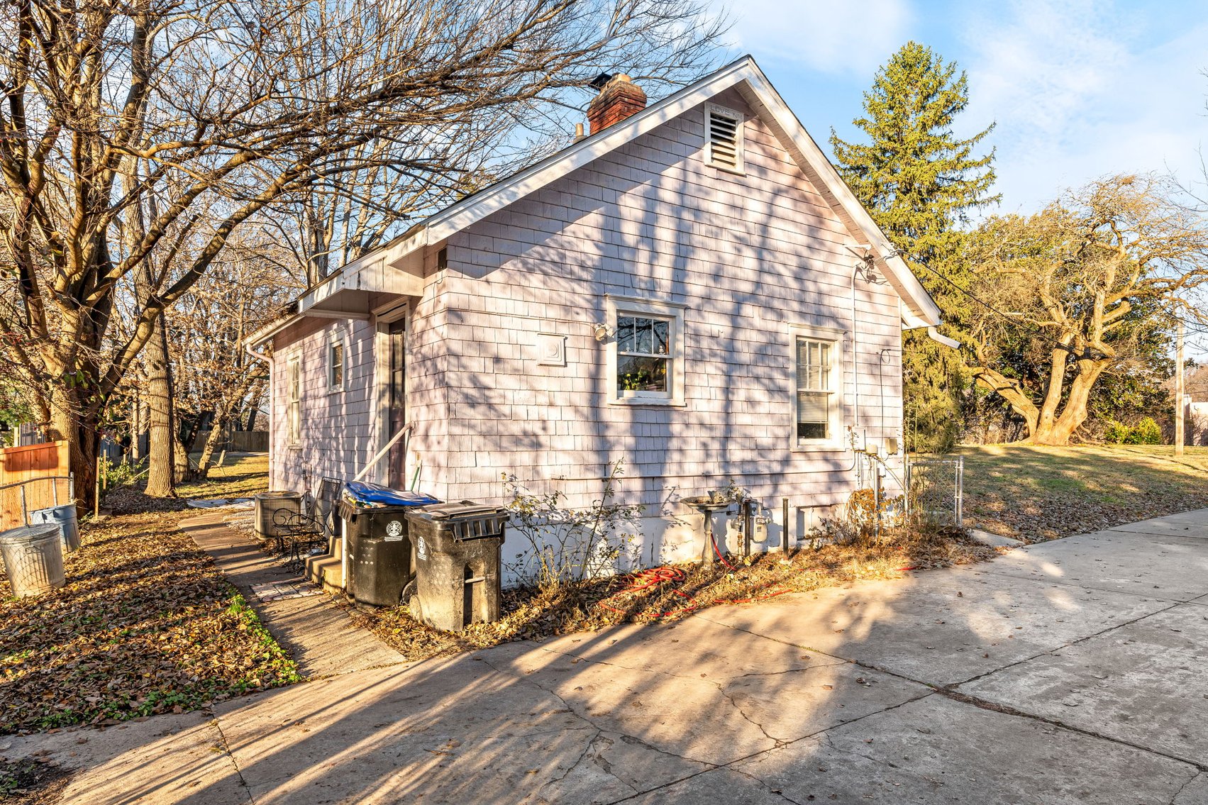 Image for 164 N Galt Ave-ONLINE AUCTION ONLY-BIDDING HAS STARTED