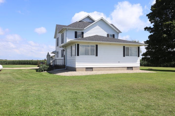 Image for 132 Indian Head Road  Walnut, IL