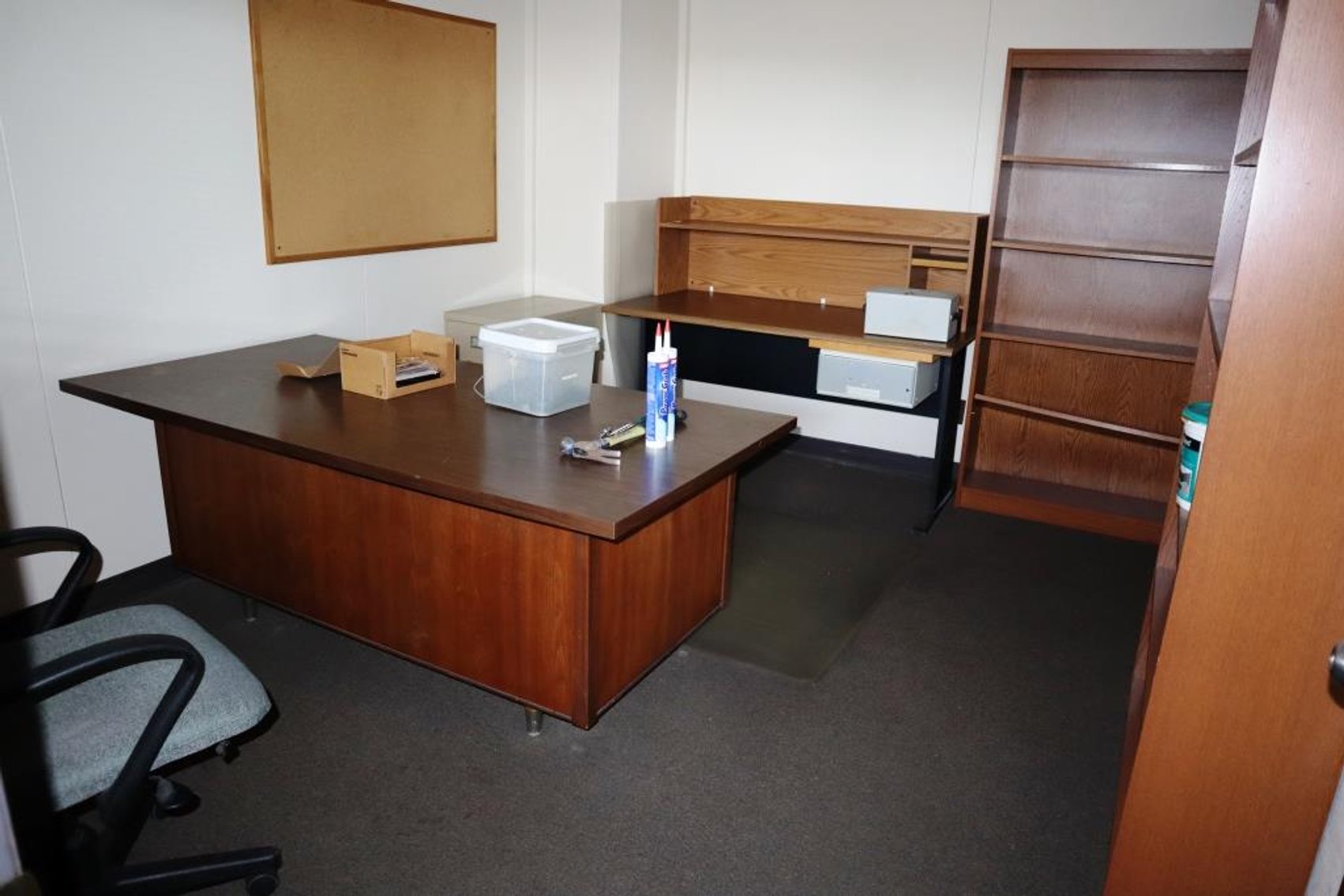 Image for Massive ONLINE Tool and Shop Auction - Robert's Tool Co.