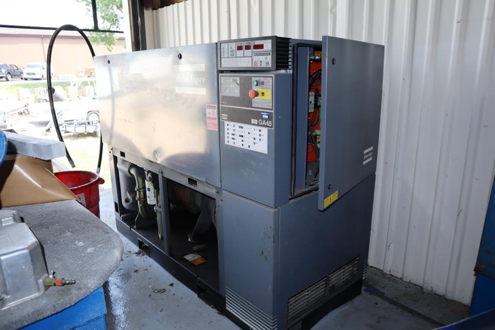 Image for Massive ONLINE Tool and Shop Auction - Robert's Tool Co.