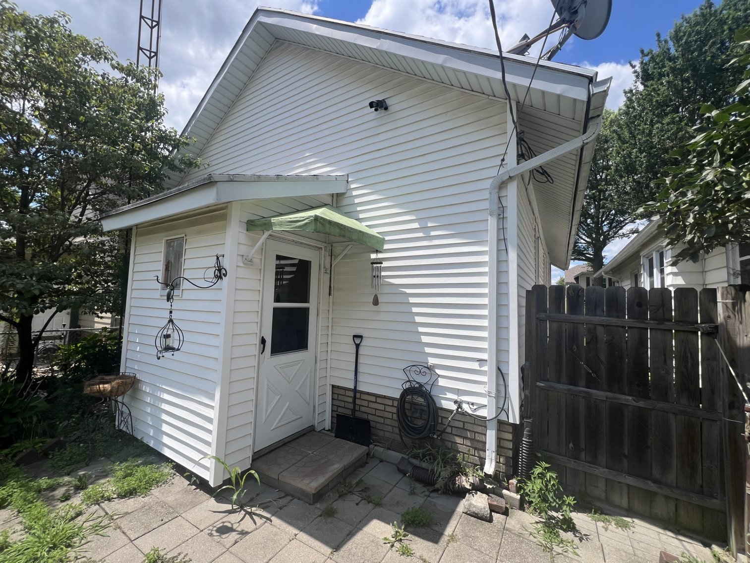 Image for MINIMUM BID AUCTION $39,000! 645 Geneva Ave