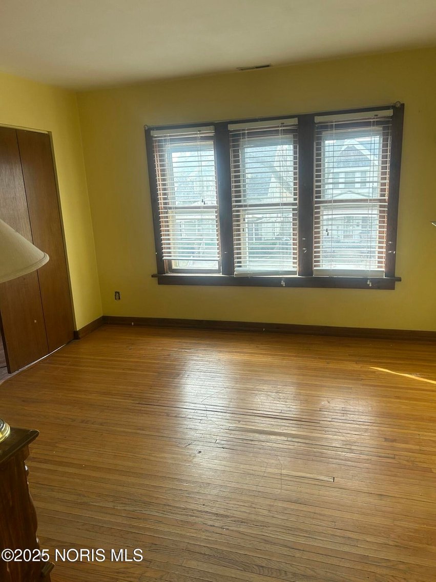 Image for MINIMUM BID AUCTION $40,000! 245 Plymouth St