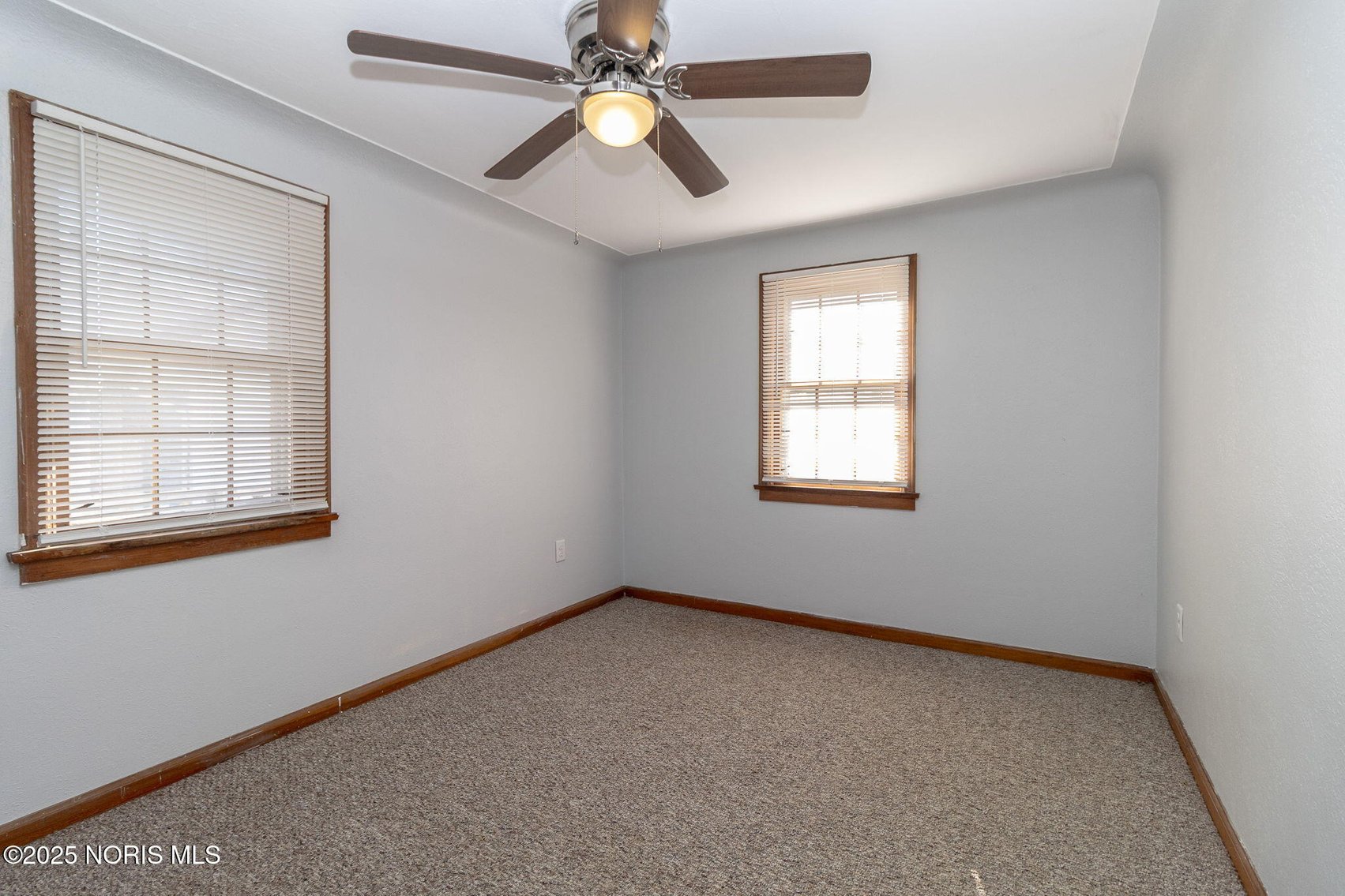 Image for MINIMUM BID AUCTION $139,000! 402 East Indiana