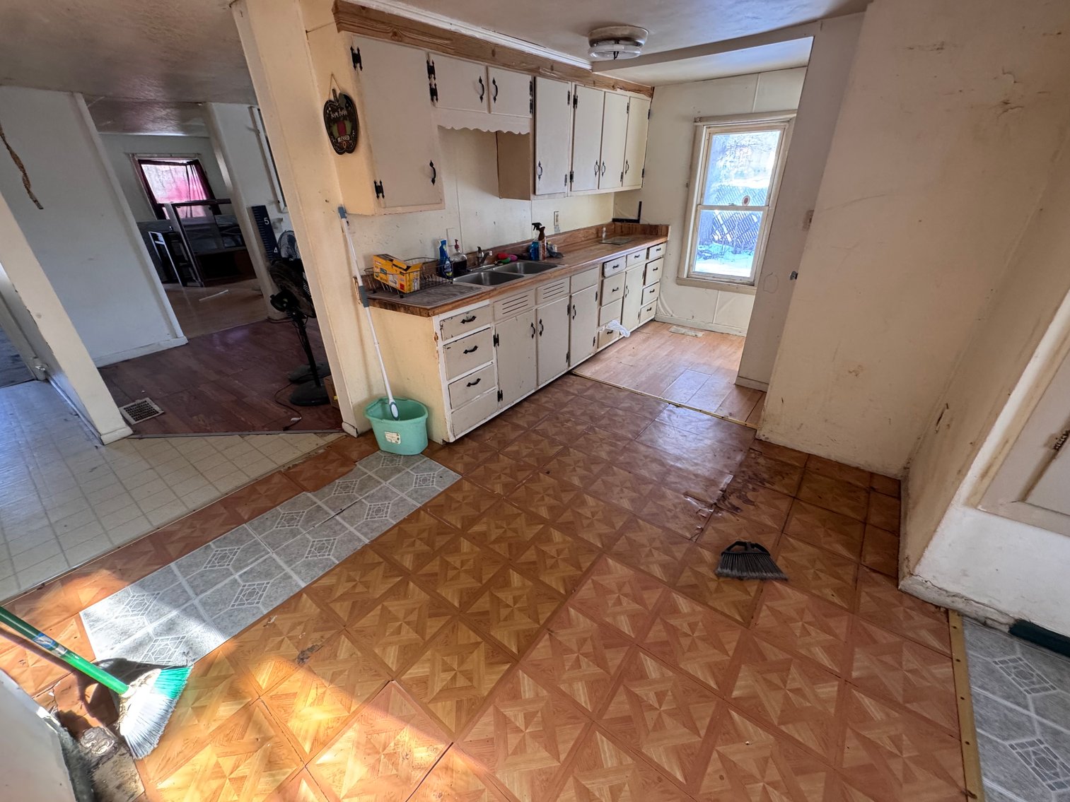 Image for MINIMUM BID AUCTION $25,000! 637 W Beecher St