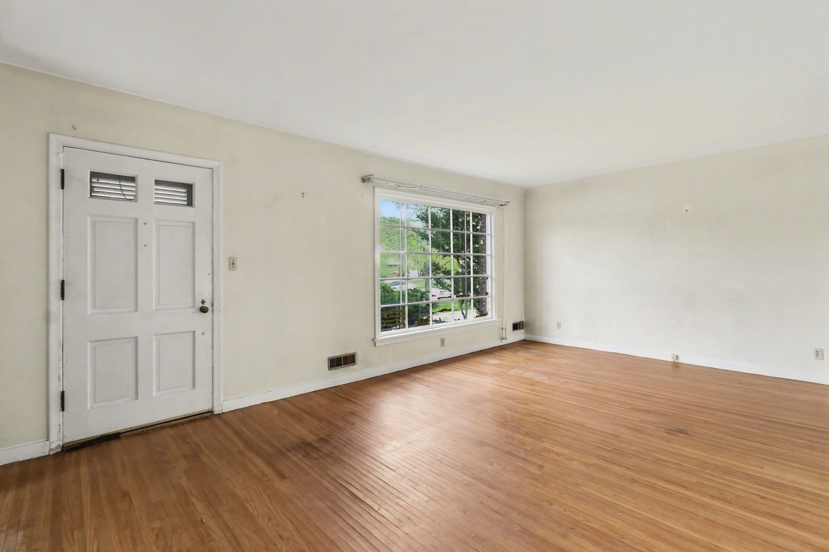 Image for MINIMUM BID AUCTION $99,000! 2647 Stamford Dr