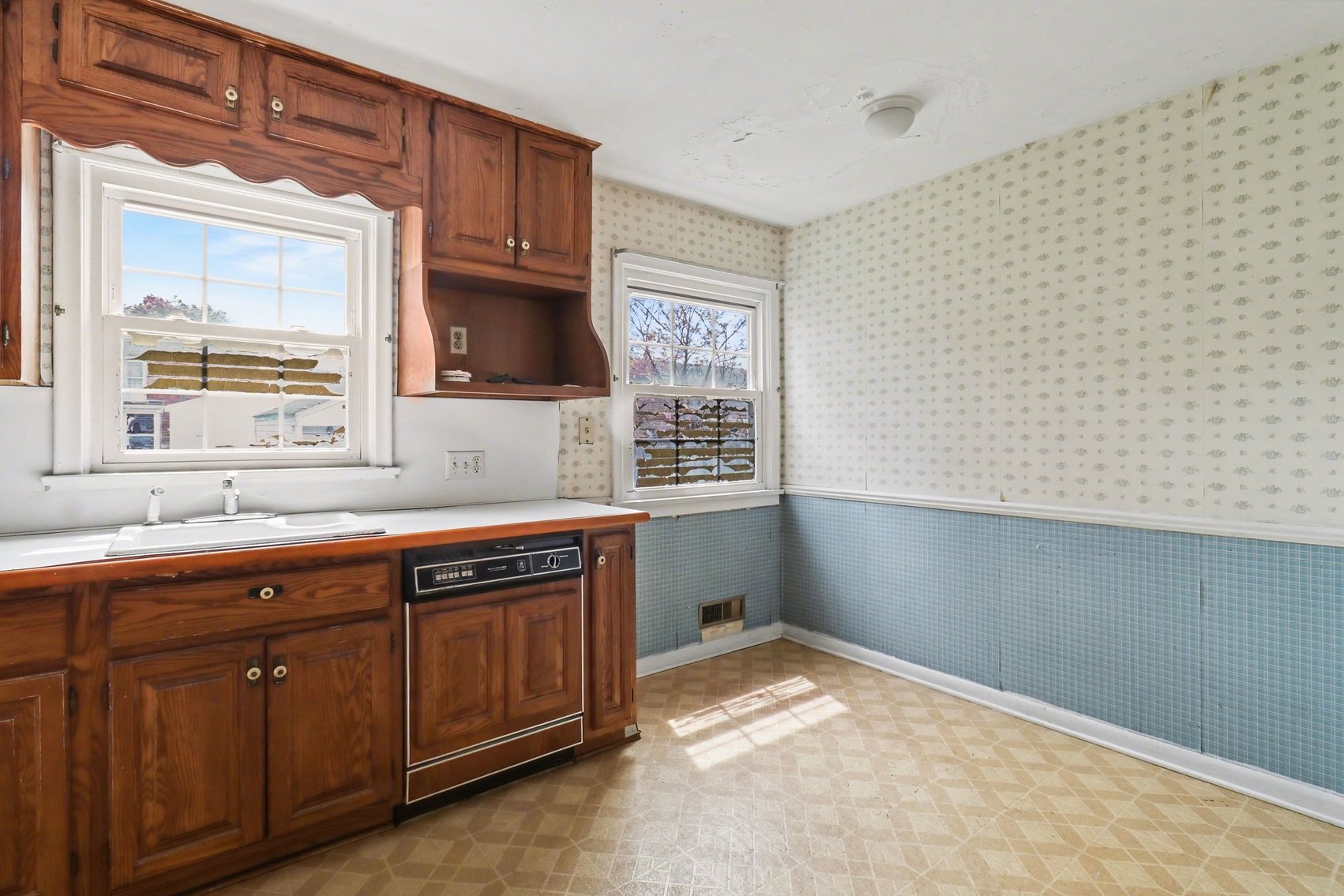 Image for MINIMUM BID AUCTION $99,000! 2647 Stamford Dr