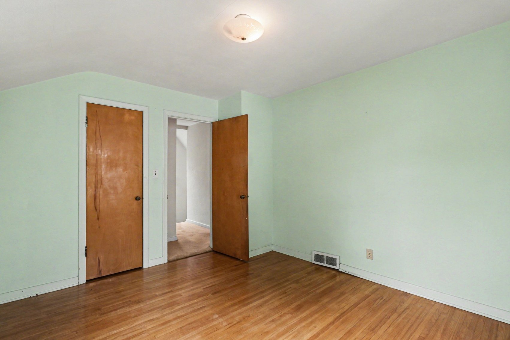 Image for MINIMUM BID AUCTION $99,000! 2647 Stamford Dr