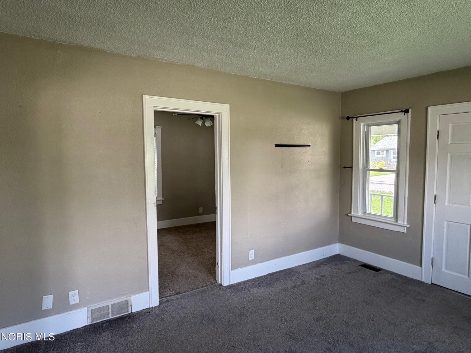 Image for MINIMUM BID AUCTION $110,000! 1054 Scott St