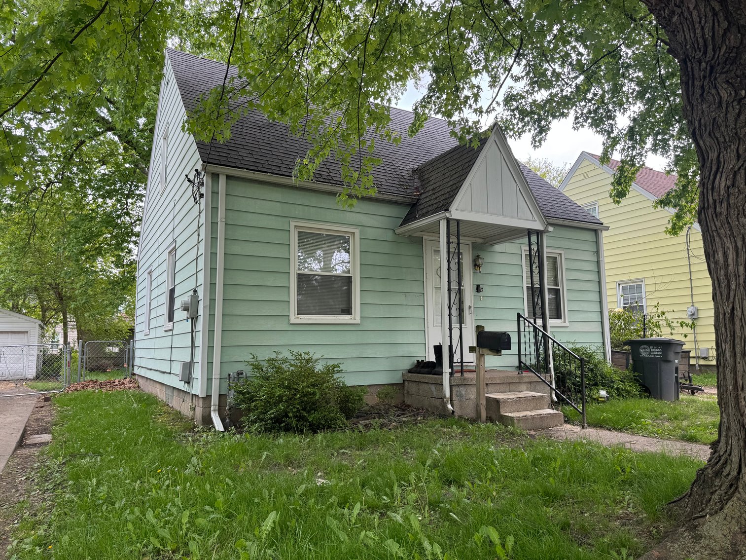 Image for MINIMUM BID AUCTION $49,000! 523 S Westwood