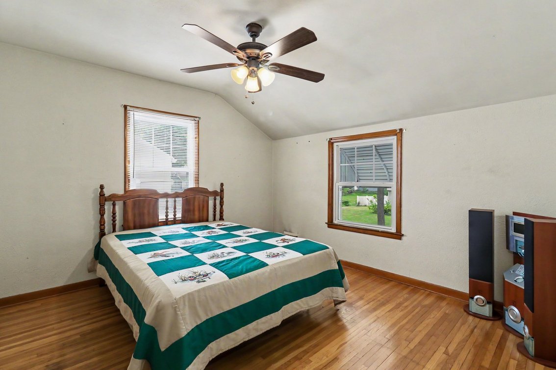 Image for MINIMUM BID AUCTION $75,000! 1204 Hawk St