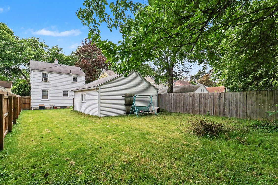 Image for MINIMUM BID AUCTION $75,000! 1204 Hawk St
