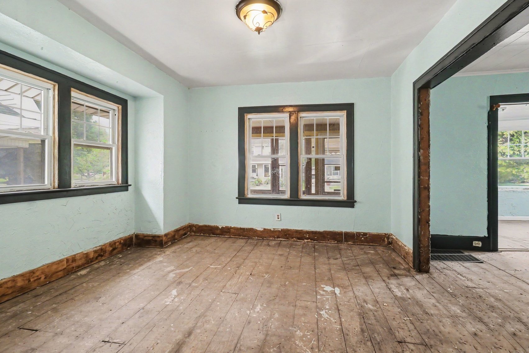 Image for ABSOLUTE AUCTION! 4114 Eastway St