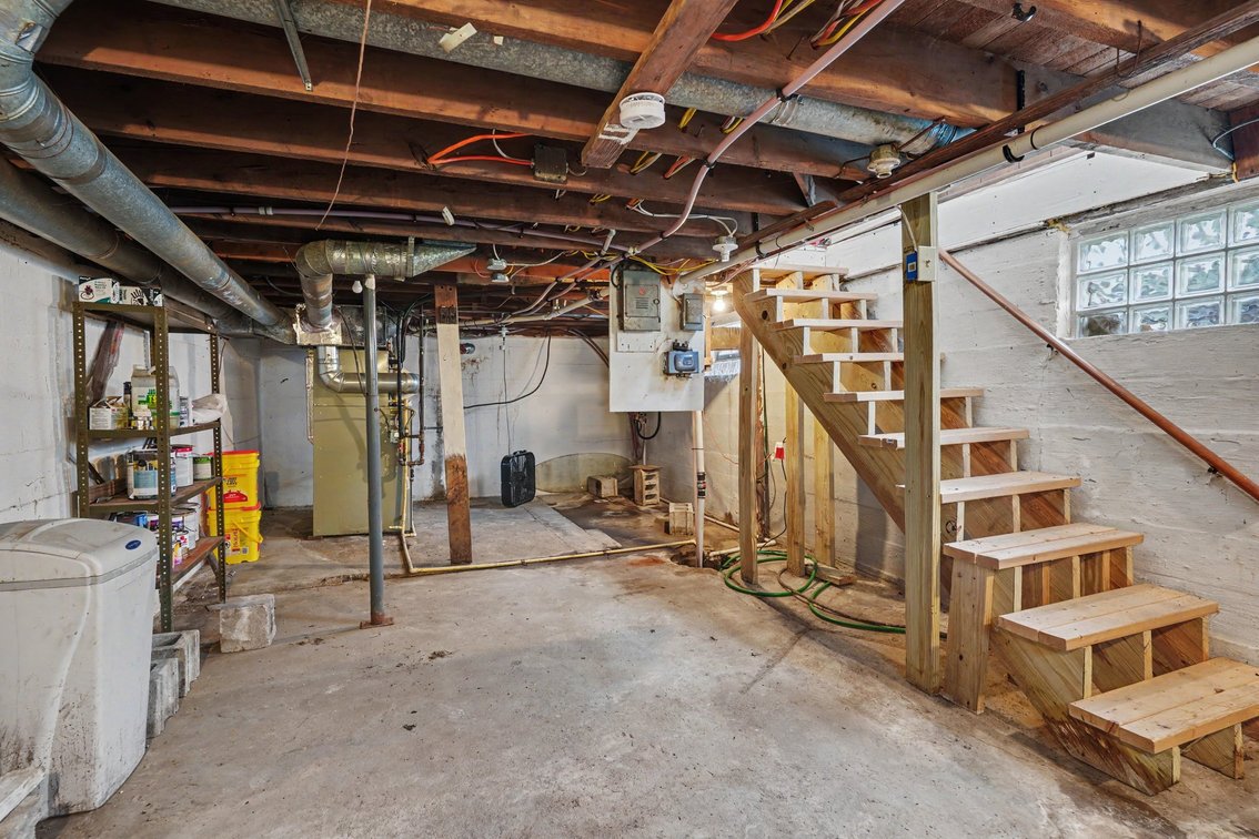 Image for MINIMUM BID AUCTION $139,000! 6612 Holcomb