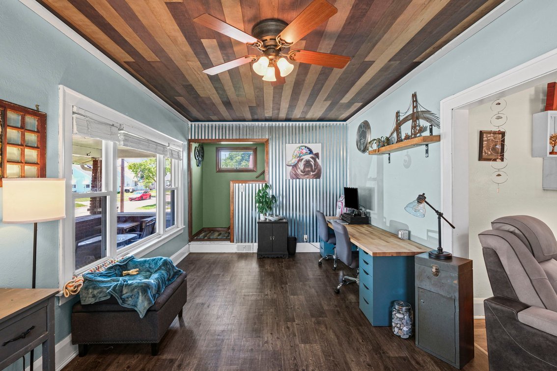 Image for MINIMUM BID AUCTION $99,000! 2559 106th St