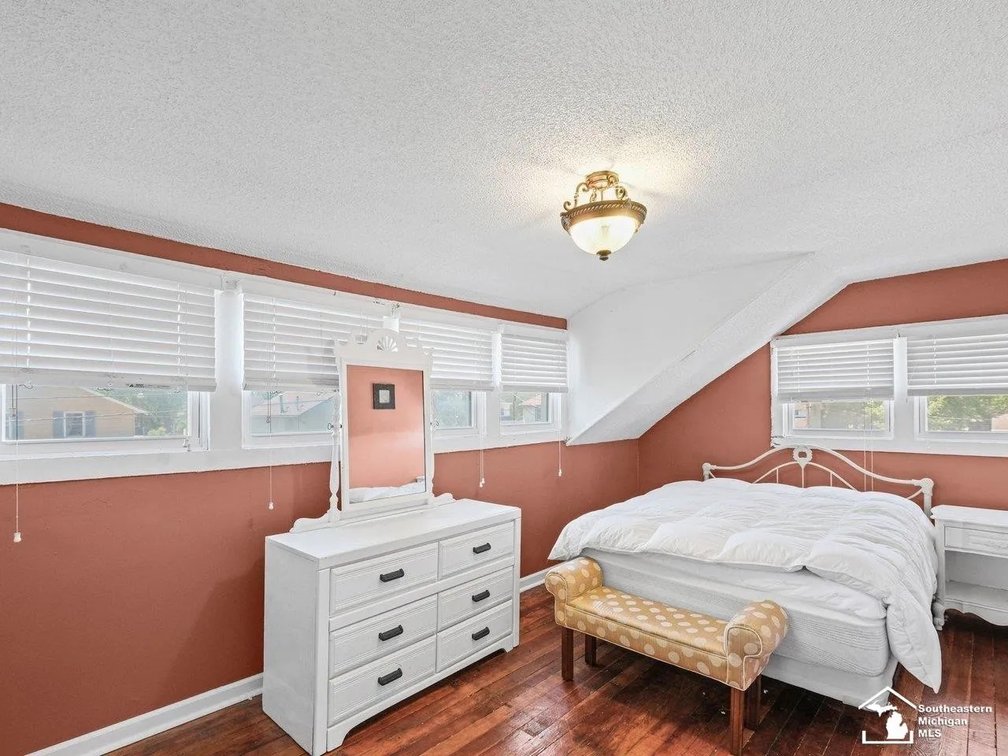 Image for MINIMUM BID AUCTION $59,000! 4346 4th St