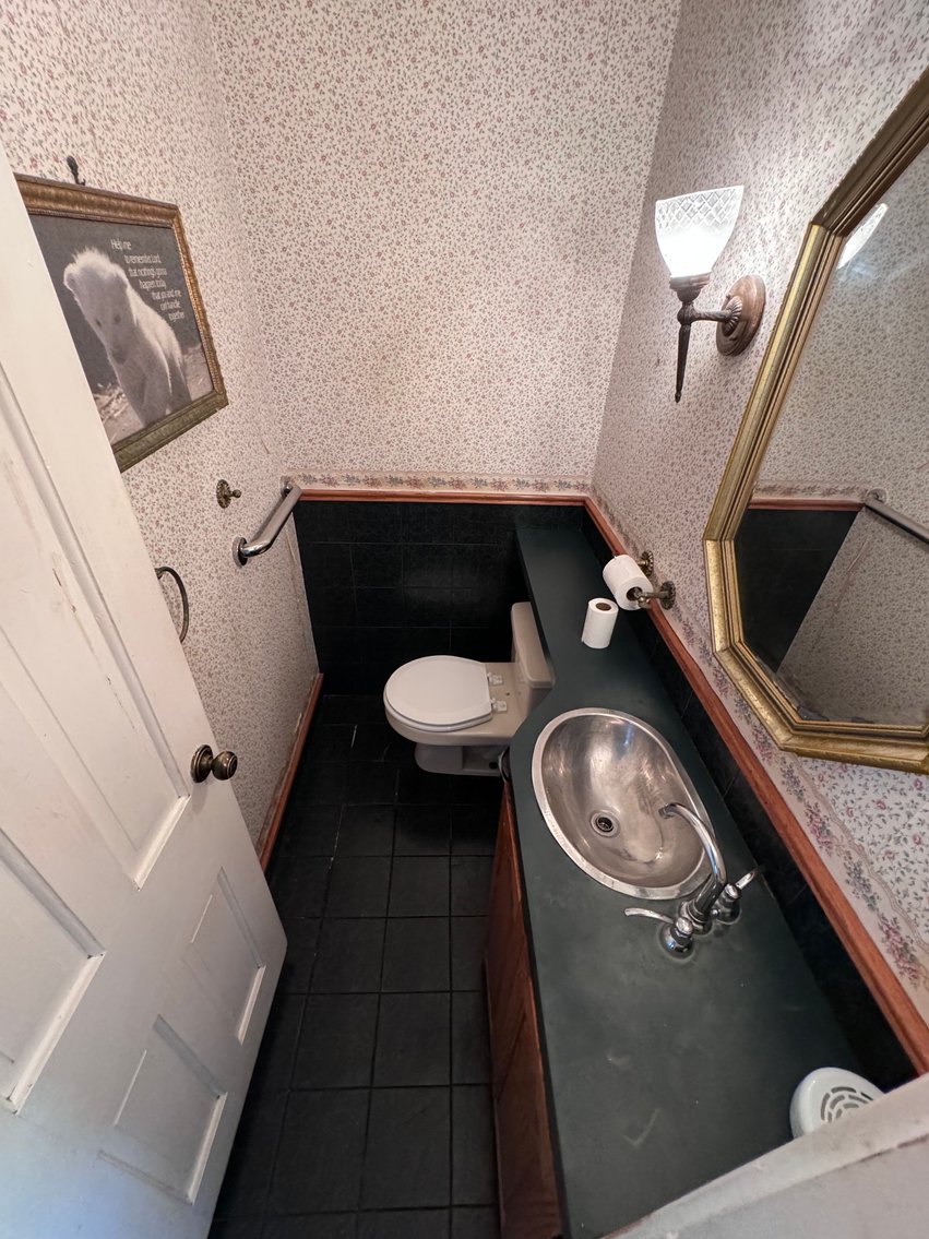 Image for MINIMUM BID AUCTION $99,000! 616 E Oak St