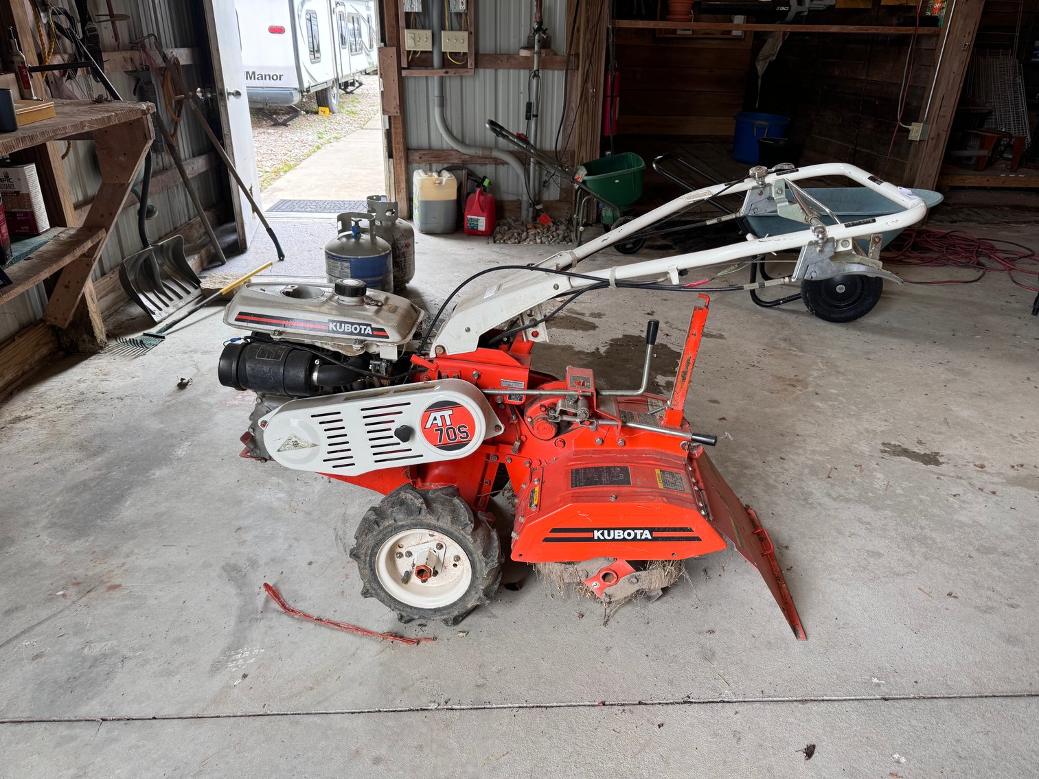 Image for TRACTOR, TOOLS AND HOUSEHOLD ITEMS ONLINE ONLY AUCTION