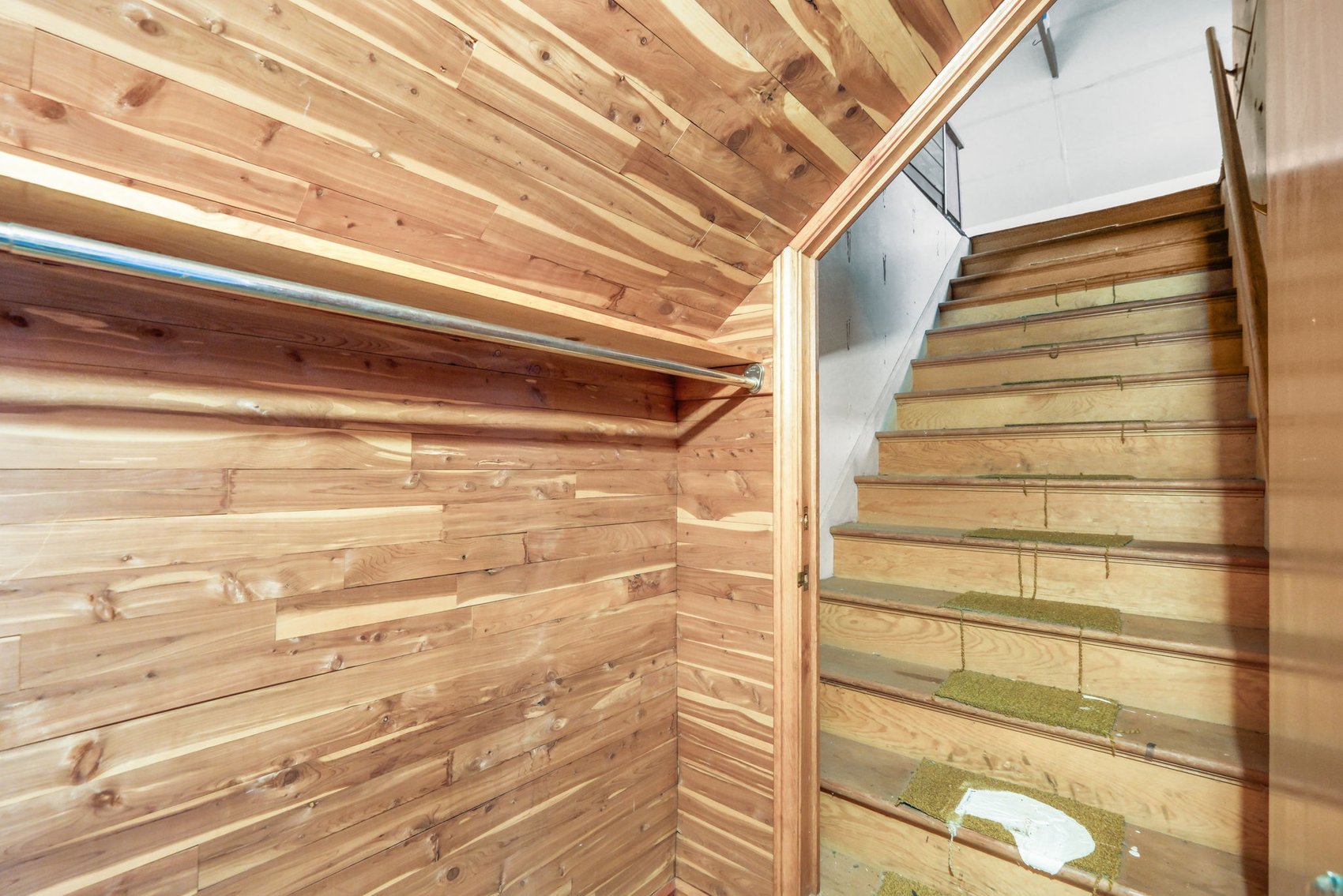 Image for MINIMUM BID AUCTION $149,000! 1660 N Cove Blvd.