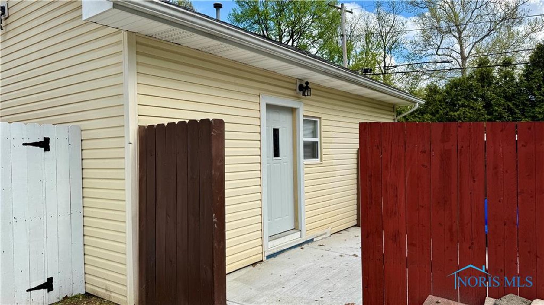 Image for MINIMUM BID AUCTION $99,000! 2659 Oak Grove Pl